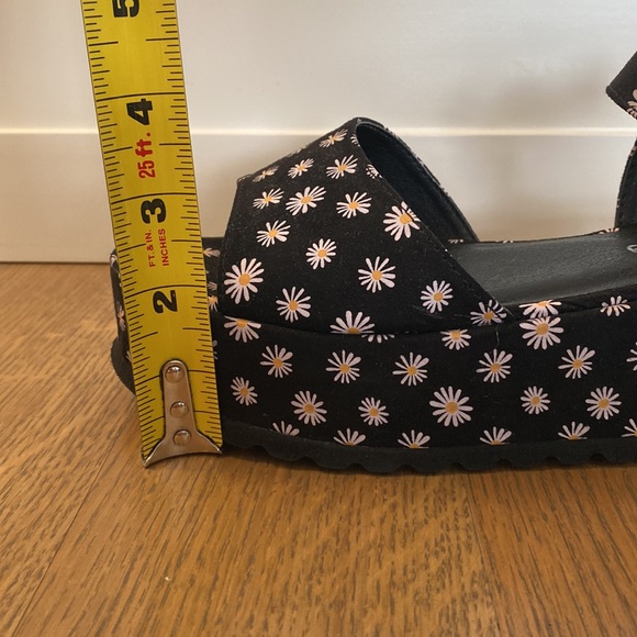 Dirty Laundry Daisy Heels - Picture 5 of 6